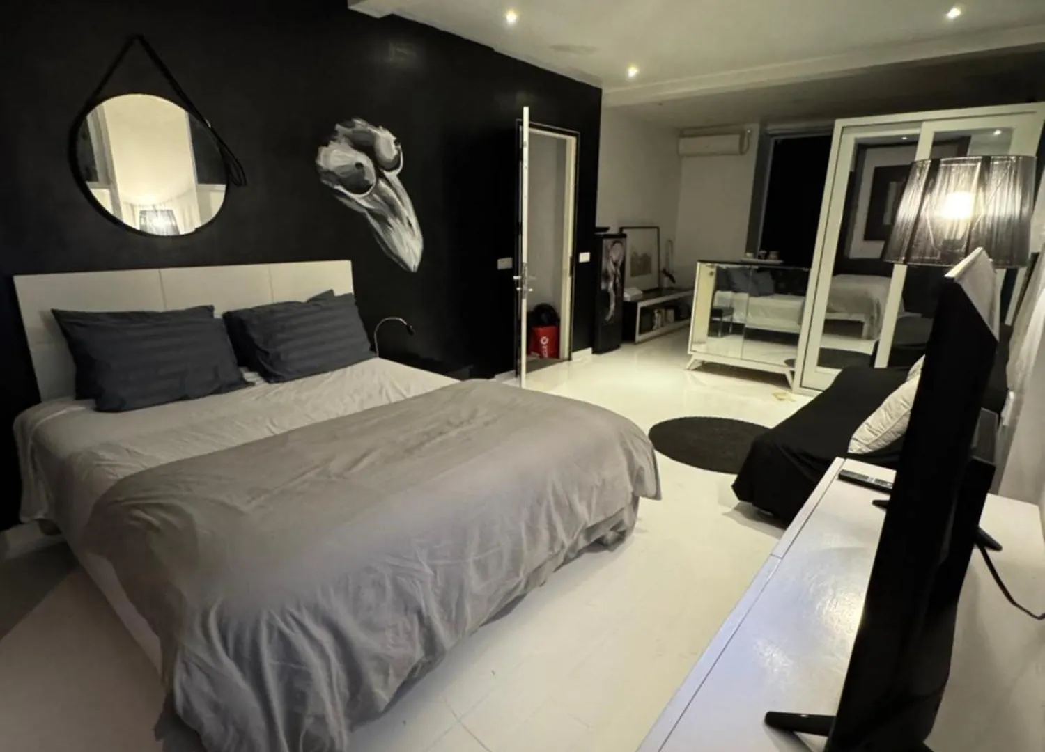 Minimalist Apartment Long Term Seminyak